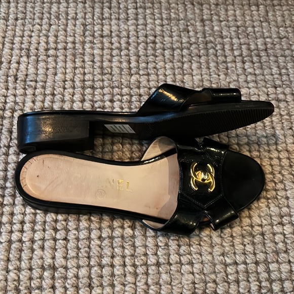 Chanel 1990s CC turn-lock slide sandals , size 36, black , gold - Picture 5 of 9
